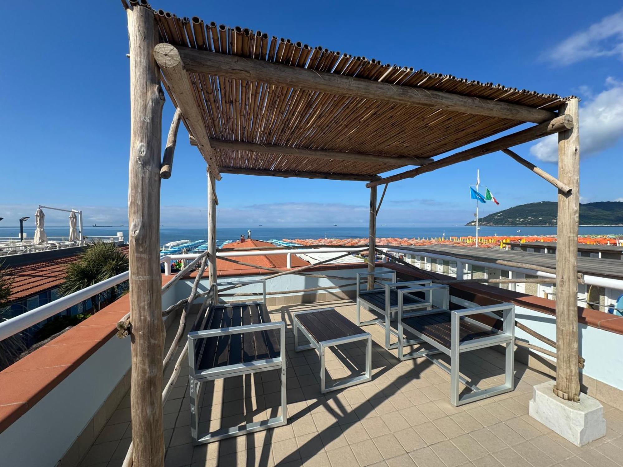 Hotel Bagno Stella Del Mare Marina Di Carrara Exteriör bild