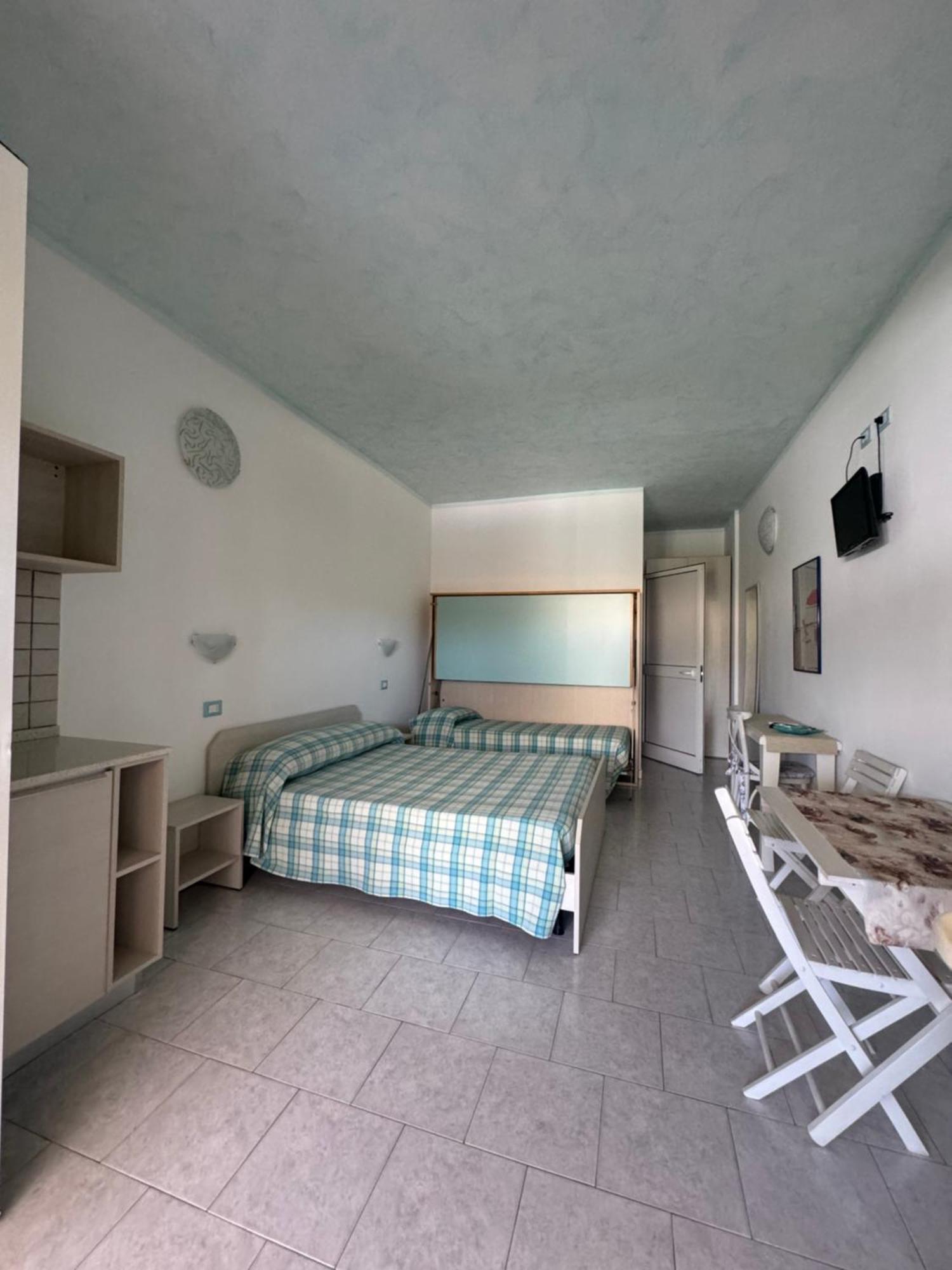 Hotel Bagno Stella Del Mare Marina Di Carrara Exteriör bild